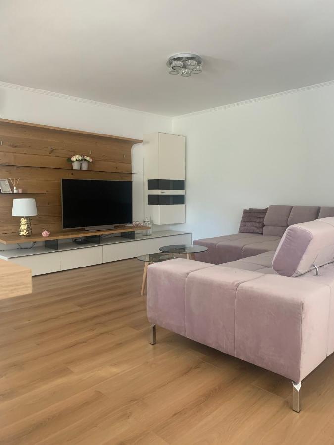 Apartmani Emilio Новаля Екстериор снимка