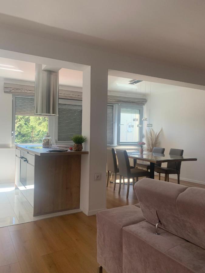 Apartmani Emilio Новаля Екстериор снимка