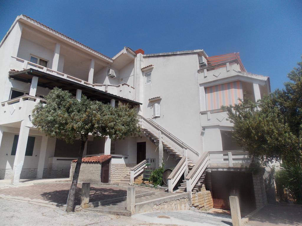 Apartmani Emilio Новаля Екстериор снимка