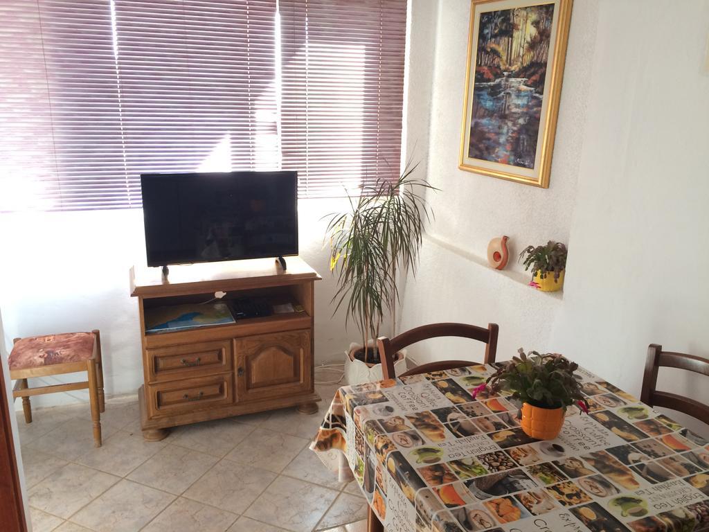 Apartmani Emilio Новаля Екстериор снимка