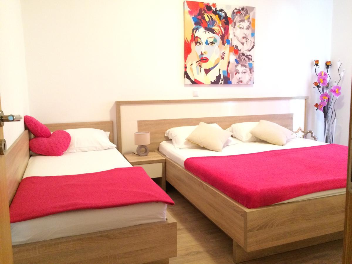 Apartmani Emilio Новаля Екстериор снимка