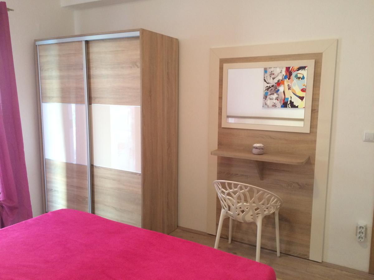 Apartmani Emilio Новаля Екстериор снимка