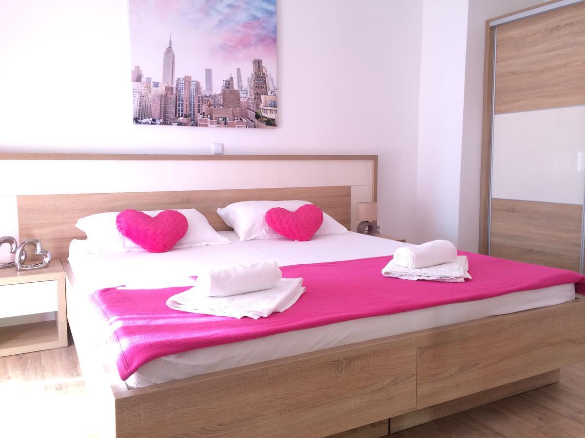 Apartmani Emilio Новаля Екстериор снимка