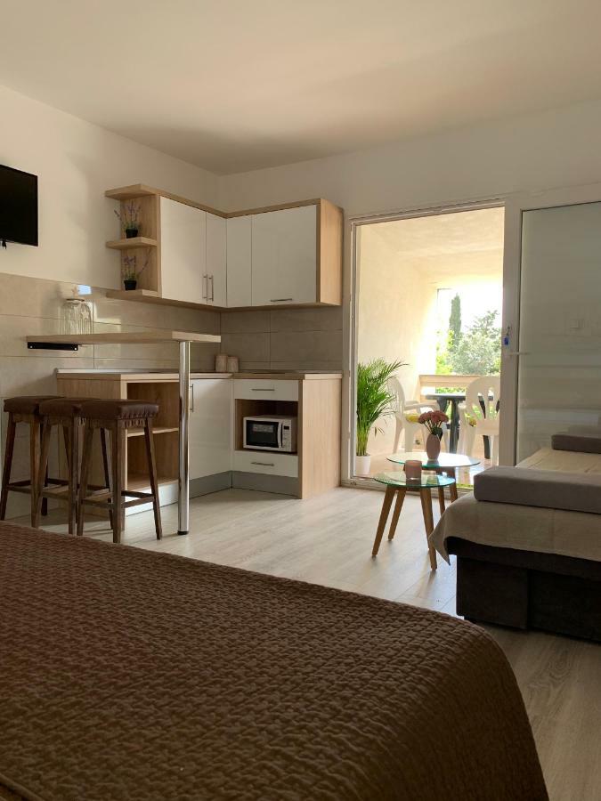 Apartmani Emilio Новаля Екстериор снимка
