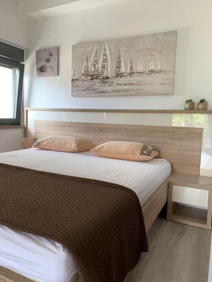 Apartmani Emilio Новаля Екстериор снимка